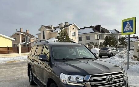 Toyota Land Cruiser 200, 2016 год, 5 700 000 рублей, 2 фотография