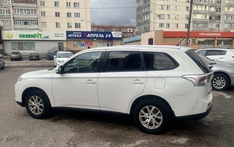 Mitsubishi Outlander III рестайлинг 3, 2013 год, 1 150 000 рублей, 5 фотография