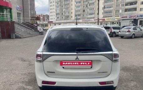 Mitsubishi Outlander III рестайлинг 3, 2013 год, 1 150 000 рублей, 6 фотография