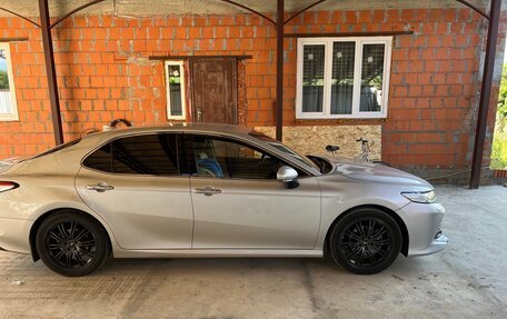 Toyota Camry, 2018 год, 2 900 000 рублей, 2 фотография