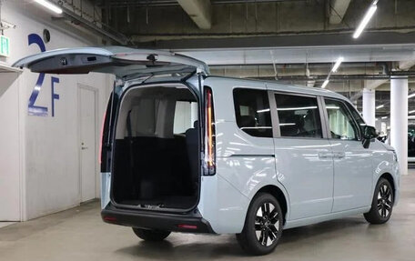 Honda Stepwgn, 2022 год, 2 250 000 рублей, 5 фотография