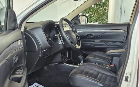 Mitsubishi Outlander III рестайлинг 3, 2021 год, 3 249 000 рублей, 15 фотография