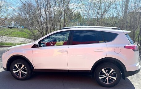 Toyota RAV4, 2017 год, 2 565 000 рублей, 3 фотография