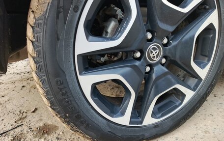 Toyota RAV4, 2019 год, 3 300 000 рублей, 9 фотография