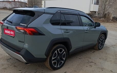 Toyota RAV4, 2019 год, 3 300 000 рублей, 3 фотография