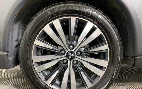 Mitsubishi Outlander III рестайлинг 3, 2019 год, 2 130 000 рублей, 10 фотография