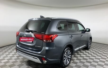 Mitsubishi Outlander III рестайлинг 3, 2019 год, 2 130 000 рублей, 5 фотография