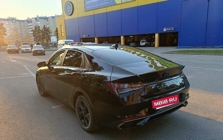 Hyundai Elantra, 2021 год, 2 300 000 рублей, 2 фотография