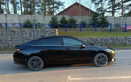 Hyundai Elantra, 2021 год, 2 300 000 рублей, 12 фотография