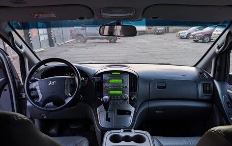 Hyundai Grand Starex Grand Starex I рестайлинг 2, 2015 год, 2 100 000 рублей, 10 фотография