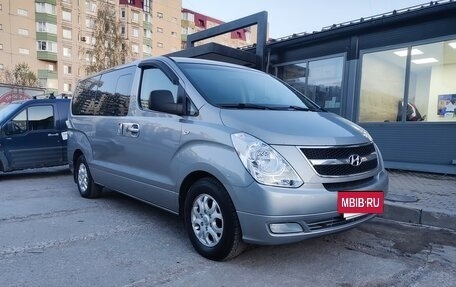 Hyundai Grand Starex Grand Starex I рестайлинг 2, 2015 год, 2 100 000 рублей, 2 фотография