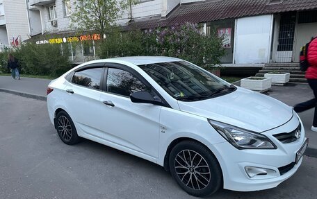 Hyundai Solaris II рестайлинг, 2014 год, 1 000 000 рублей, 3 фотография
