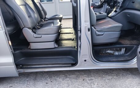 Hyundai Grand Starex Grand Starex I рестайлинг 2, 2015 год, 2 100 000 рублей, 16 фотография