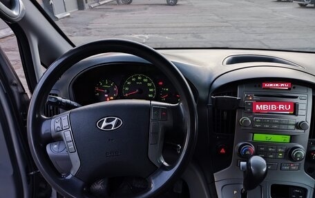 Hyundai Grand Starex Grand Starex I рестайлинг 2, 2015 год, 2 100 000 рублей, 12 фотография