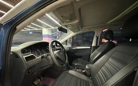 Volkswagen Touran III, 2022 год, 1 475 000 рублей, 10 фотография