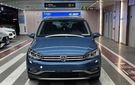 Volkswagen Touran III, 2022 год, 1 475 000 рублей, 2 фотография