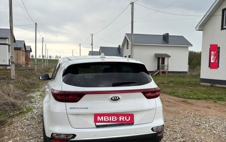 KIA Sportage IV рестайлинг, 2019 год, 2 100 000 рублей, 5 фотография