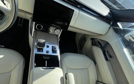 Land Rover Range Rover IV рестайлинг, 2022 год, 18 800 000 рублей, 13 фотография