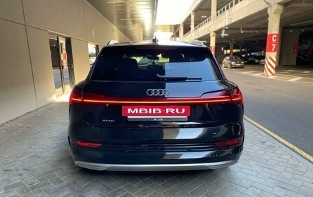 Audi e-tron I, 2019 год, 3 500 000 рублей, 2 фотография