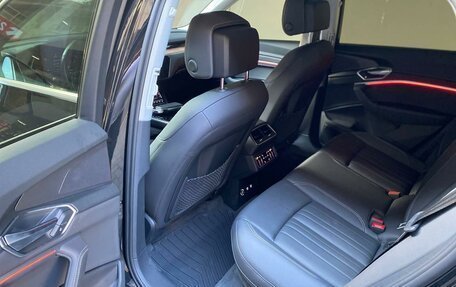 Audi e-tron I, 2019 год, 3 500 000 рублей, 4 фотография