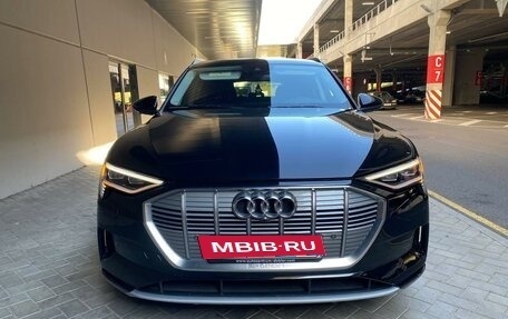 Audi e-tron I, 2019 год, 3 500 000 рублей, 15 фотография