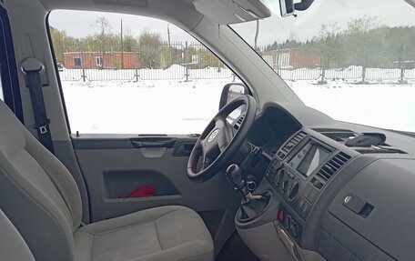 Volkswagen Transporter T5 рестайлинг, 2006 год, 980 000 рублей, 2 фотография