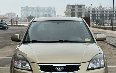 KIA Rio II, 2011 год, 700 000 рублей, 2 фотография
