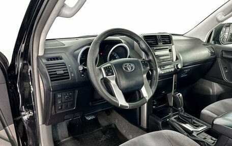Toyota Land Cruiser Prado 150 рестайлинг 2, 2011 год, 2 599 000 рублей, 12 фотография