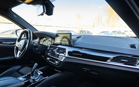 BMW 5 серия, 2018 год, 3 399 000 рублей, 11 фотография