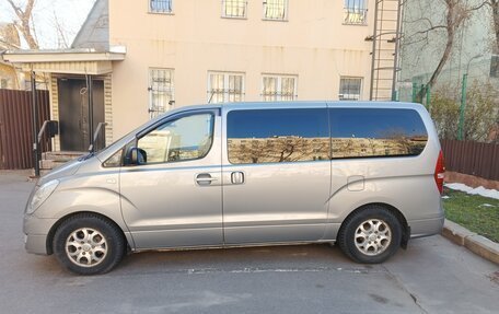 Hyundai H-1 II рестайлинг, 2012 год, 1 590 000 рублей, 6 фотография