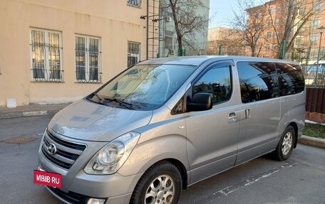 Hyundai H-1 II рестайлинг, 2012 год, 1 590 000 рублей, 4 фотография