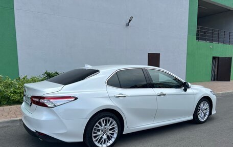 Toyota Camry, 2020 год, 3 700 000 рублей, 10 фотография