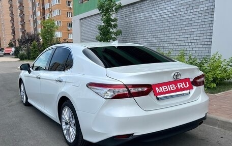 Toyota Camry, 2020 год, 3 700 000 рублей, 9 фотография
