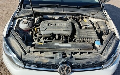 Volkswagen Golf VII, 2018 год, 2 200 000 рублей, 38 фотография