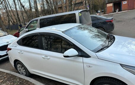 Hyundai Solaris II рестайлинг, 2018 год, 1 100 000 рублей, 4 фотография