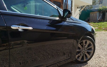 Hyundai Sonata VI, 2011 год, 1 250 000 рублей, 2 фотография