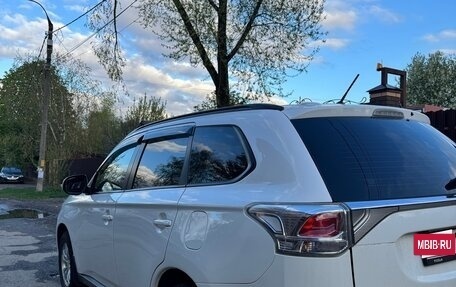 Mitsubishi Outlander III рестайлинг 3, 2014 год, 1 170 000 рублей, 6 фотография