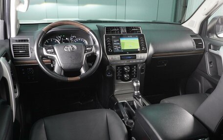 Toyota Land Cruiser Prado 150 рестайлинг 2, 2021 год, 6 969 000 рублей, 6 фотография