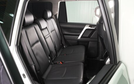 Toyota Land Cruiser Prado 150 рестайлинг 2, 2021 год, 6 969 000 рублей, 7 фотография