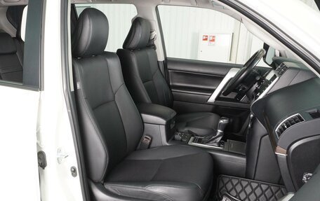 Toyota Land Cruiser Prado 150 рестайлинг 2, 2021 год, 6 969 000 рублей, 8 фотография