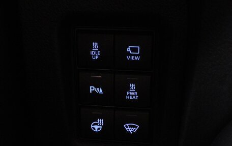 Toyota Land Cruiser Prado 150 рестайлинг 2, 2021 год, 6 969 000 рублей, 19 фотография