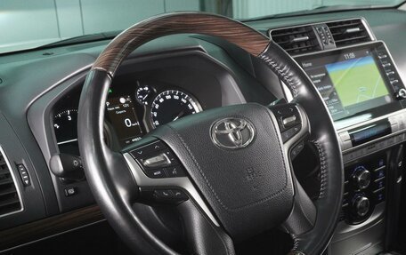 Toyota Land Cruiser Prado 150 рестайлинг 2, 2021 год, 6 969 000 рублей, 24 фотография