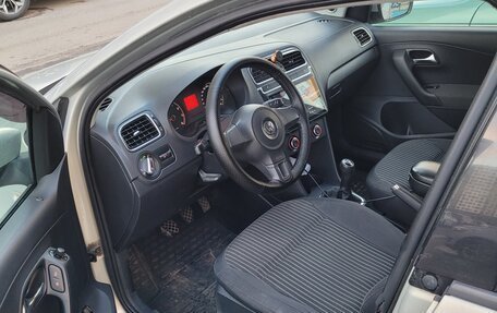 Volkswagen Polo VI (EU Market), 2011 год, 810 000 рублей, 3 фотография