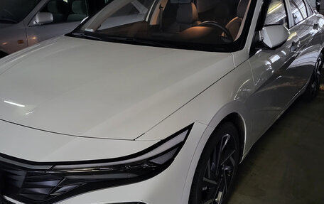 Hyundai Elantra, 2023 год, 2 050 000 рублей, 2 фотография
