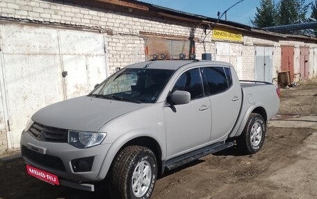 Mitsubishi L200 IV рестайлинг, 2010 год, 1 220 000 рублей, 5 фотография