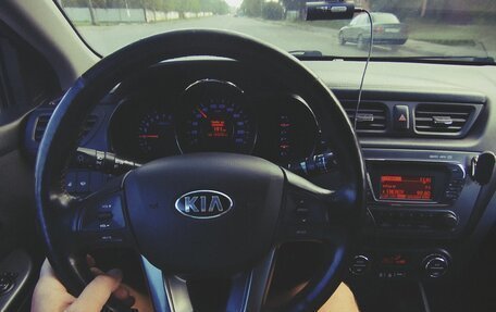 KIA Rio III рестайлинг, 2013 год, 870 000 рублей, 1 фотография