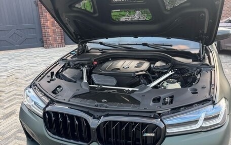 BMW 5 серия, 2019 год, 3 800 000 рублей, 23 фотография