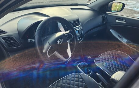 Hyundai Solaris II рестайлинг, 2013 год, 715 000 рублей, 9 фотография