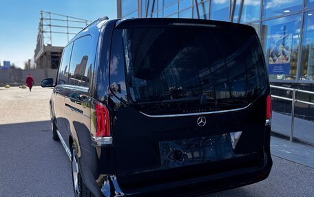 Mercedes-Benz V-Класс, 2024 год, 14 290 000 рублей, 2 фотография