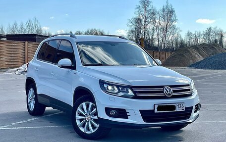 Volkswagen Tiguan II, 2016 год, 1 990 000 рублей, 2 фотография